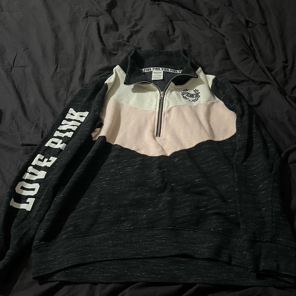 VS Pink outfit - Picture 6 of 7